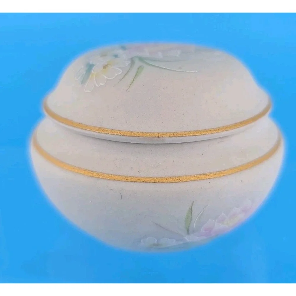 Portuguese Porcelain Lidded Trinket Dish‎